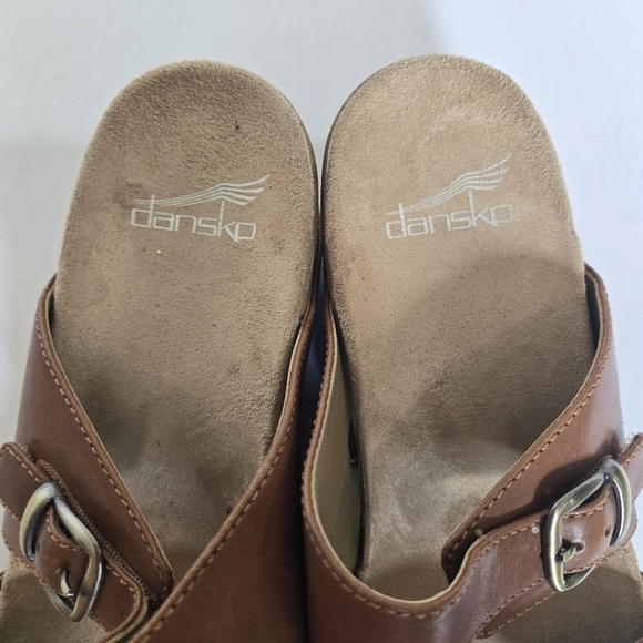 Dansko Leeann Wedge Sandals Tan Leather buckles slip on EU 39 US 8/8.5 - Picture 2 of 7
